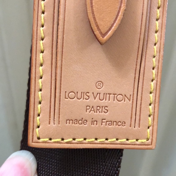 🌼🌼Authentic🌼🌼 Louis Vuitton Toiletry 26 + Strap - Picture 9 of 9